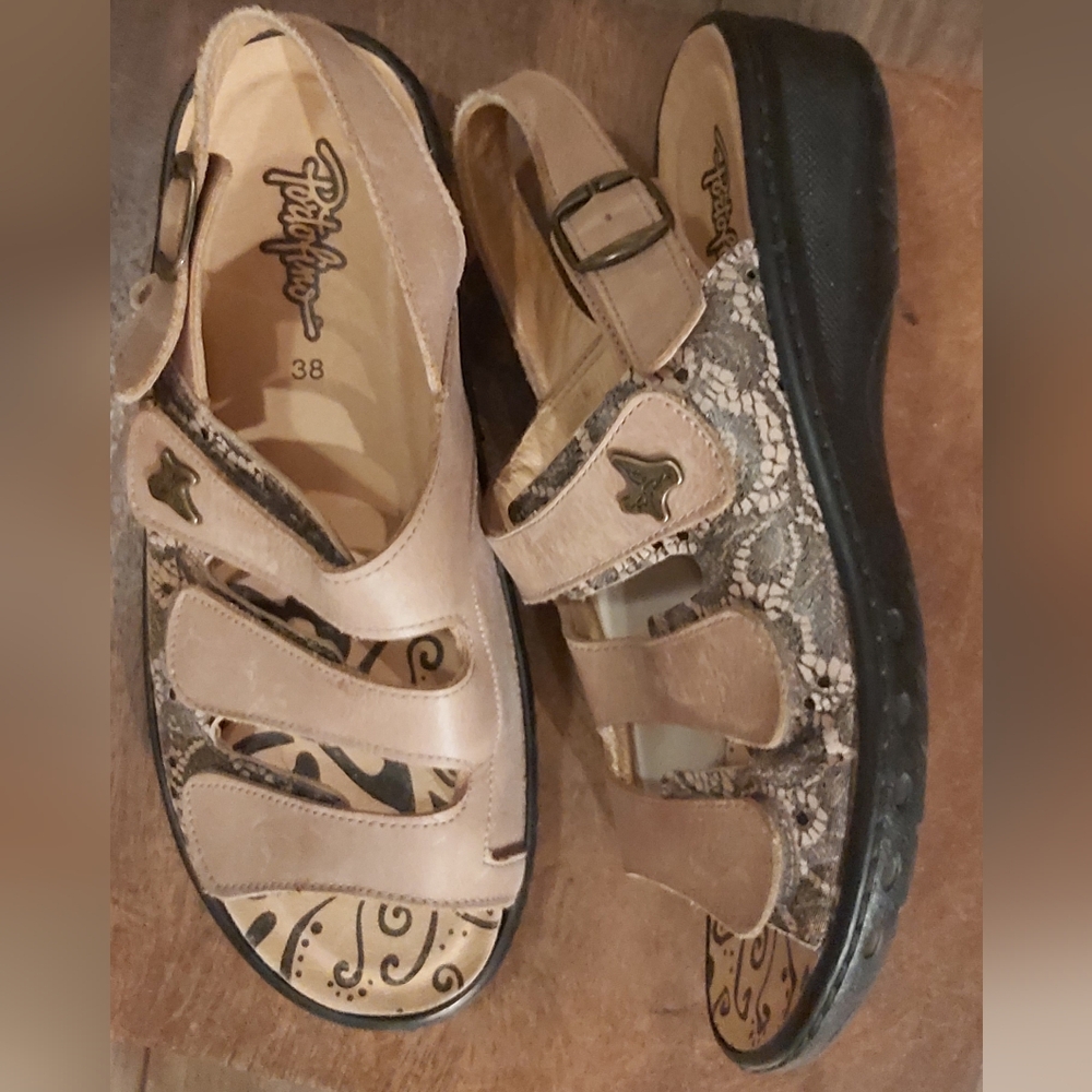 Portofino Women's Tan Sandals